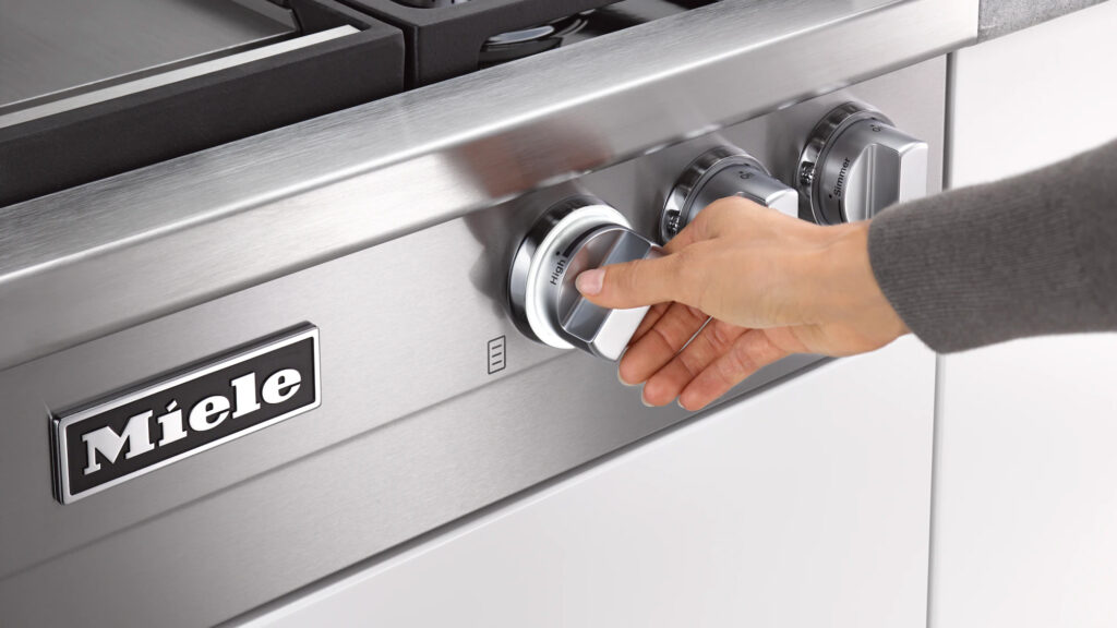 Miele built-in appliances integrated into Poliform kitchen at Unscripted Spaces La Jolla